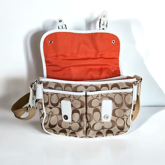 SOLD Vintage Coach Leather Bag - Picture 4 of 6